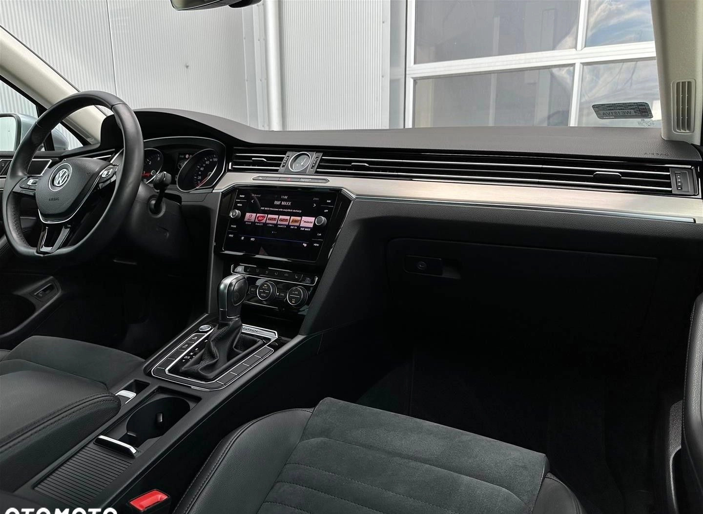 Volkswagen Passat cena 94900 przebieg: 106800, rok produkcji 2018 z Krasnystaw małe 742